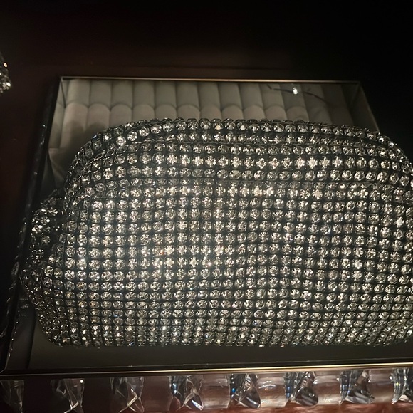 OUT OF STOCK!!!!!
Diva Elegant bling clutch - Picture 1 of 3